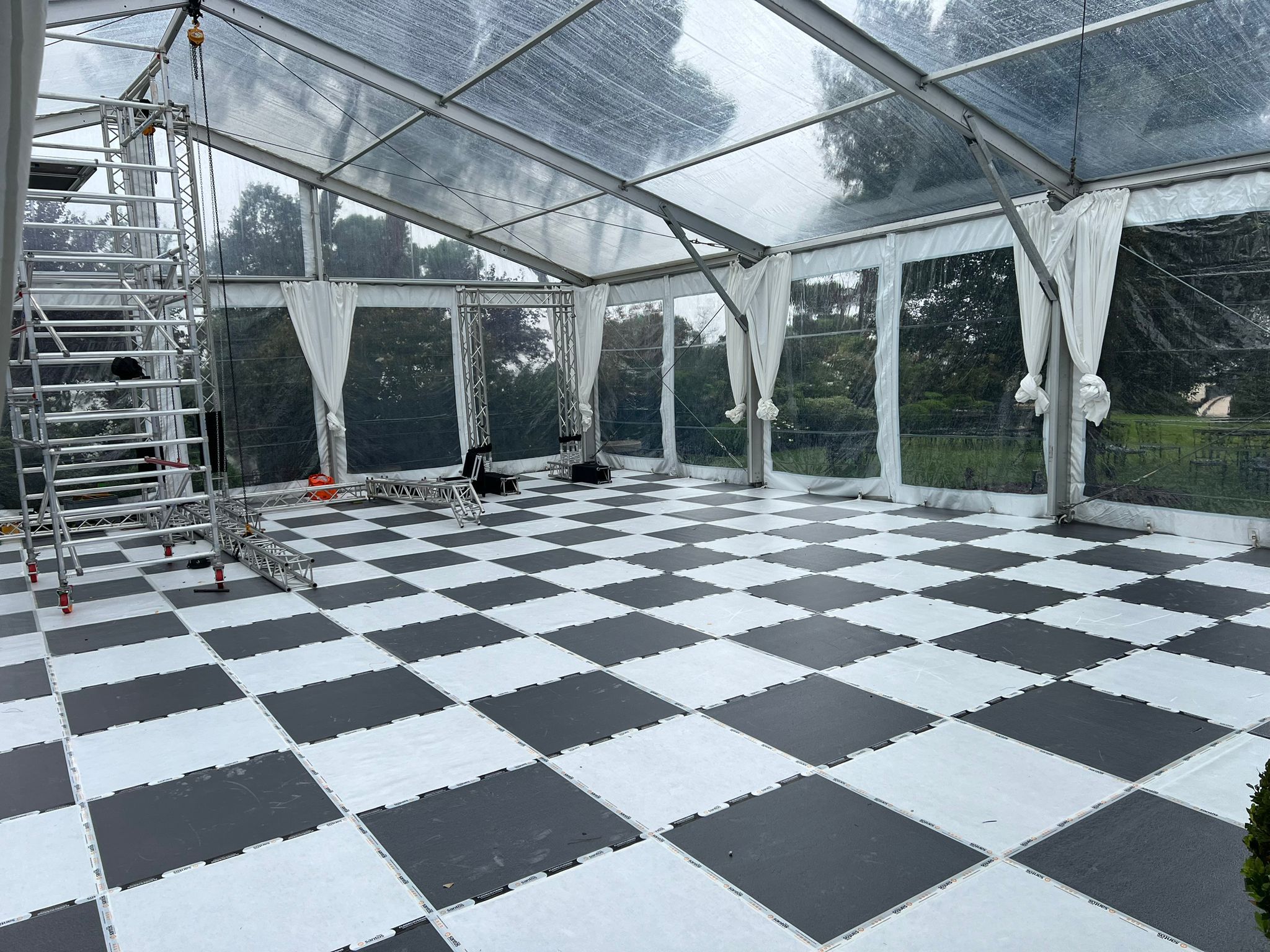 Venta e instalación de moquetas para eventos en Madrid
